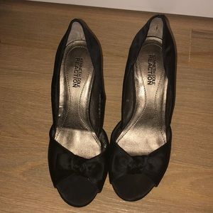 Peep toe heels with a small bow